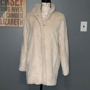 Beautiful  Madewell faux fur white coat size S worn once